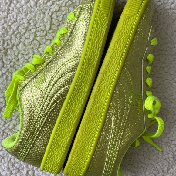 Puma Womens’ Basket Future Minimal Sneaker - Picture 13 of 16